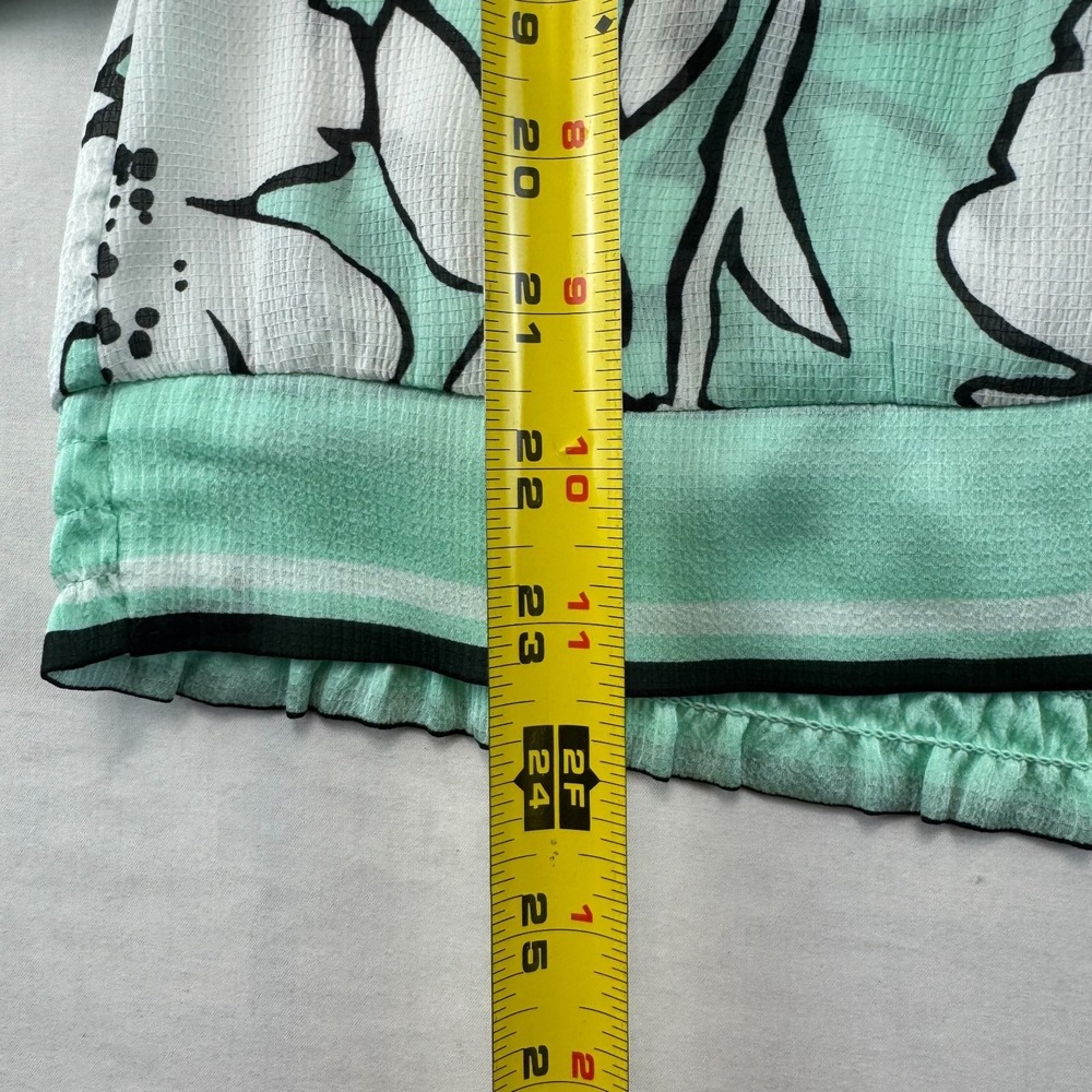 NWT New York & Company Top Womens XS White Green Spring Floral Stretch V-Neck - Picture 3 of 6